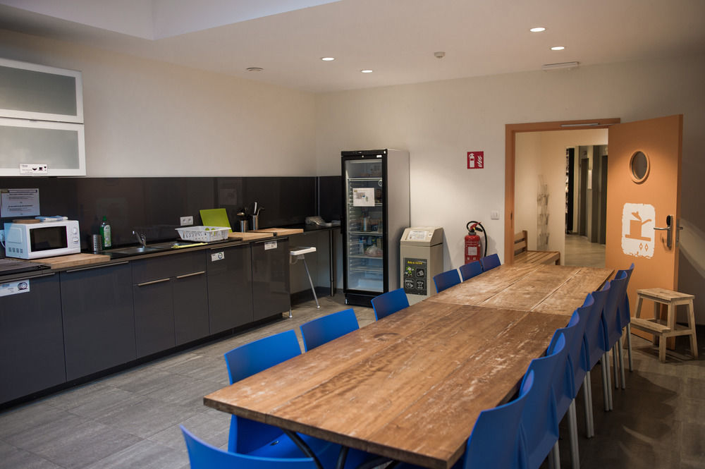 Hi Generation Europe Hostel Sint-Jans-Molenbeek Exterior photo