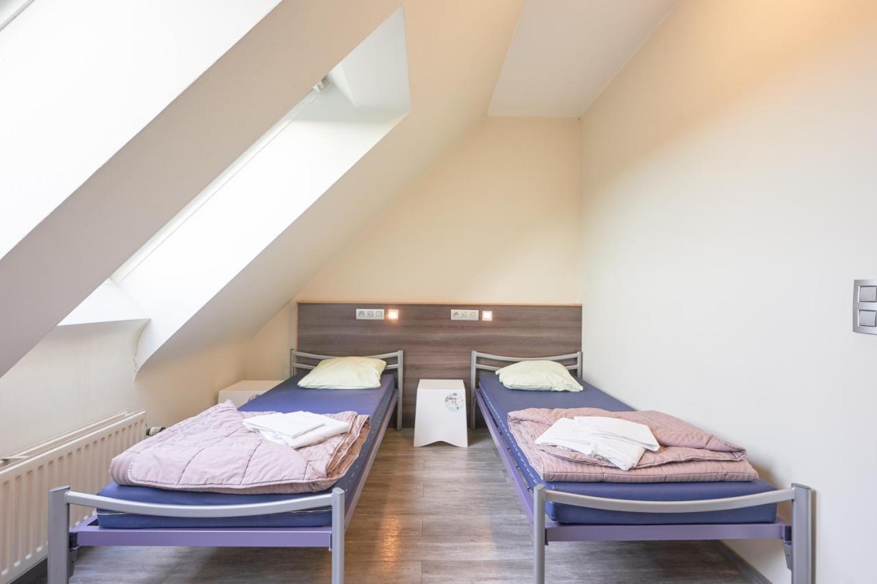 Hi Generation Europe Hostel Sint-Jans-Molenbeek Exterior photo