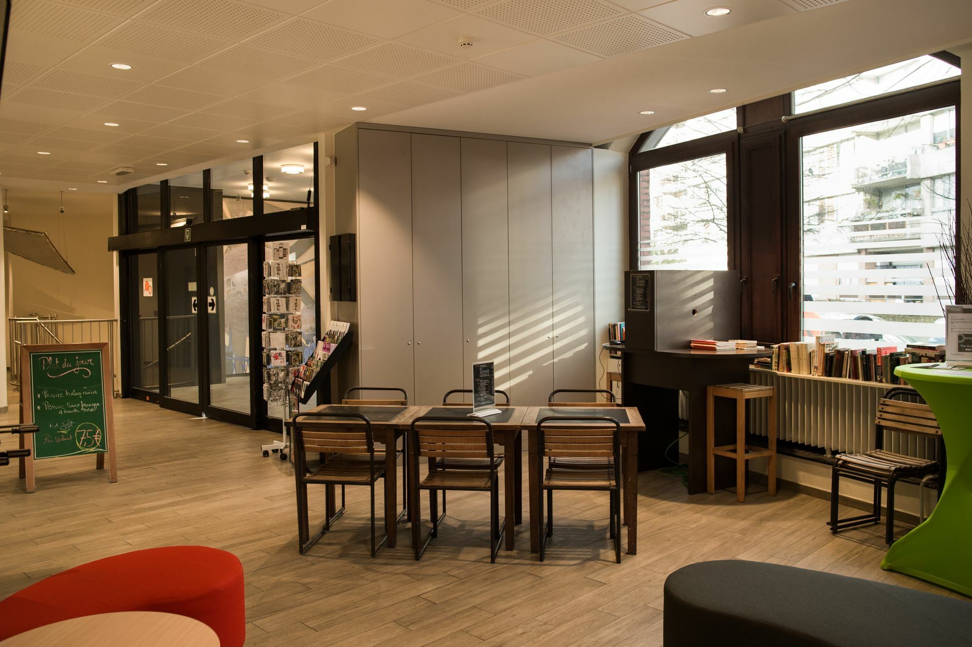Hi Generation Europe Hostel Sint-Jans-Molenbeek Exterior photo